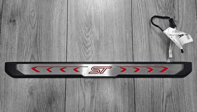 GENUINE FORD FOCUS MK3 ST LED FRONT DRIVER SCUFF KICK SILL PLATE 2011-2018