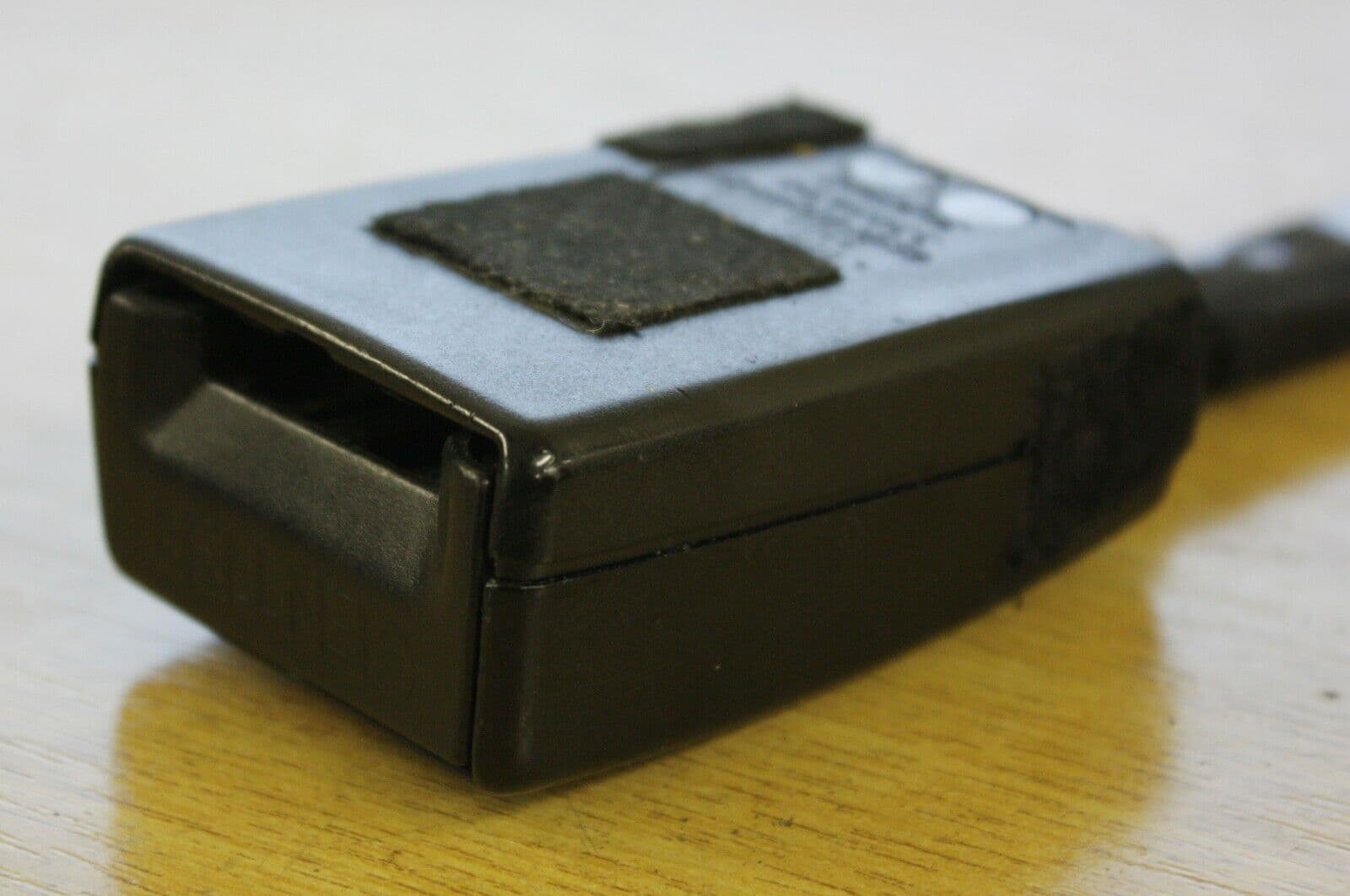 GENUINE FORD GALAXY S-MAX CENTRE RIGHT SEAT BELT BUCKLE ASSY 2012 - 2015
