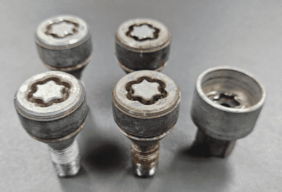 GENUINE FORD KA MK2 ALLOY WHEEL LOCKING NUT SET X 4 WITH KEY 2009 - 2016