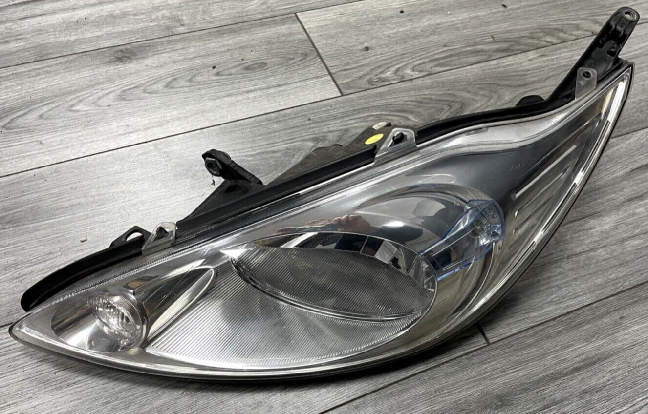 Ultimate Components Front Fog Light – Passenger Side Left – For Ford Ka Mk2 Hatchback 2008-2017 (Halogen, H1)