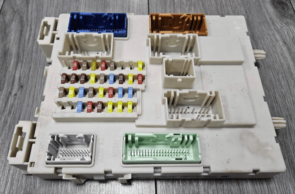 GENUINE FORD KUGA MK2 BODY CONTROL MODULE FUSE BOX BCM GV6T-14A073-EH ...