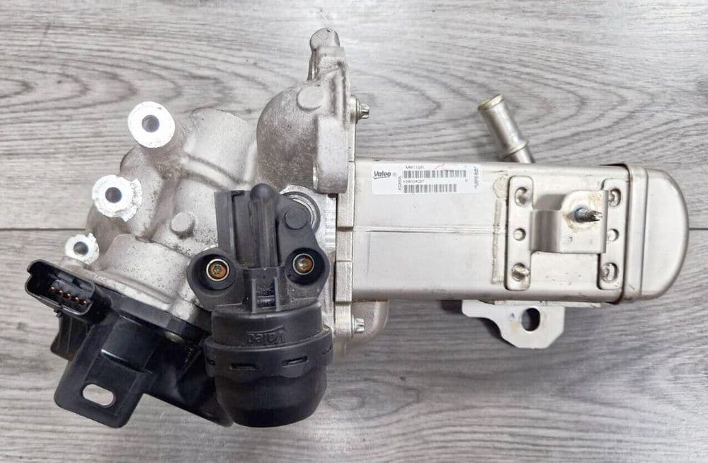 Vanne EGR Avec Joints - Compatible Citroën C4 C5 308 407, Peugeot 308 407, Ford Focus II Mondeo IV, Réf. 1939FP 3M5Q-9D475-BA