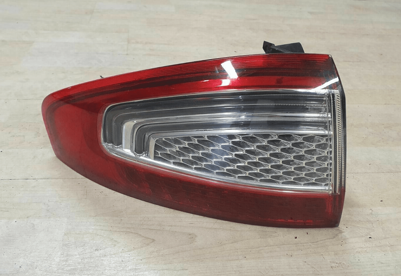 GENUINE FORD MONDEO MK4 HATCHBACK LEFT OUTER LED TAIL BRAKE LIGHT 2010-2014