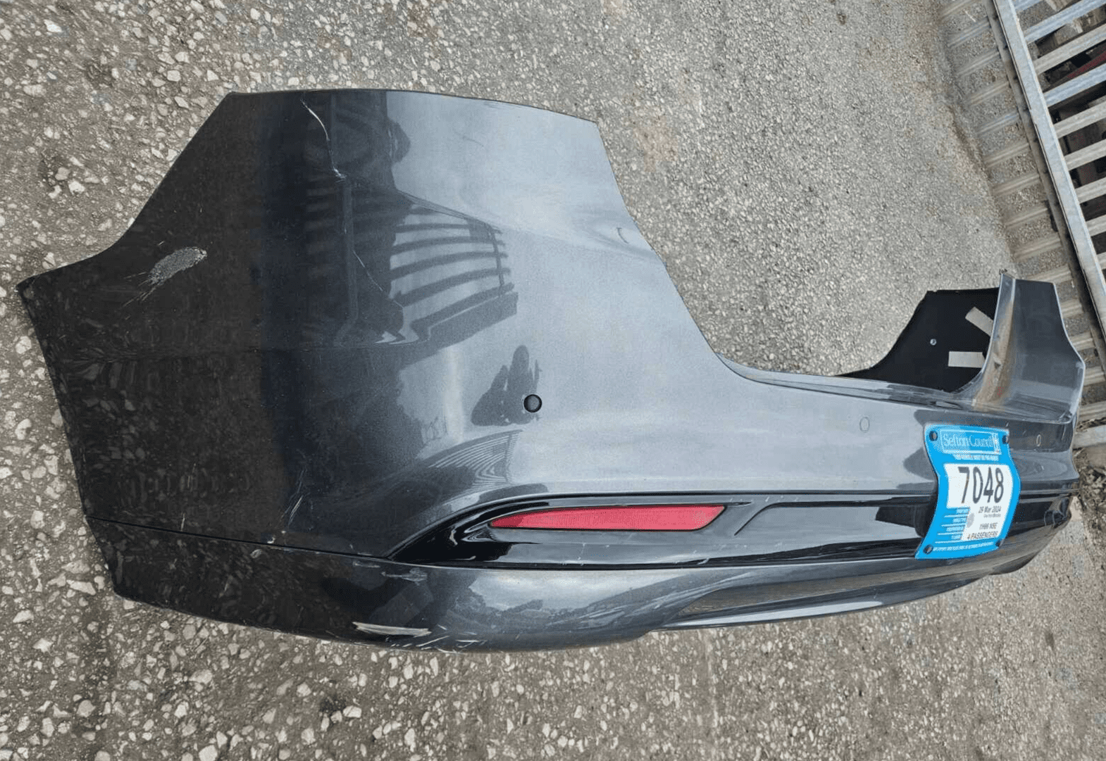 GENUINE FORD MONDEO MK5 HATCHBACK REAR BUMPER PDC MAGNETIC GREY 2015- 2019