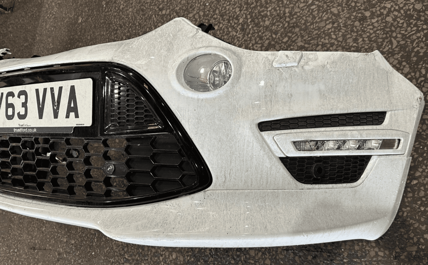 GENUINE FORD S-MAX TITANIUM X SPORT WHITE FRONT BUMPER WITH GRILLS 2010 ...