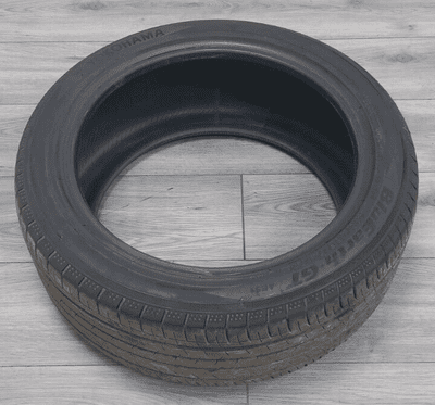 GENUINE YOKOHA BLUEARTH GT PART WORN TYRE 6MM TREAD 235 45 17 NO REPAIRS