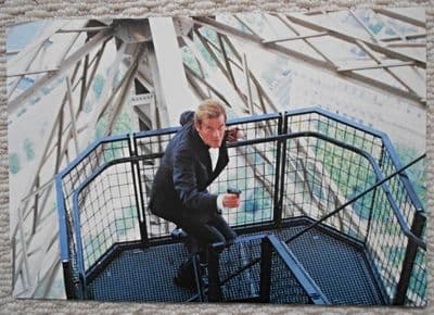 View to a Kill, Press Photo, James Bond at the Eiffel Tower, '85 (JB16)