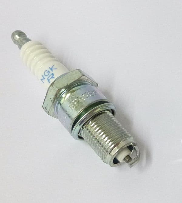 Honda HF2213 Ride On Mower GXV390 Engine New Spark Plug Part 98079-55846