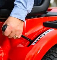Cobra LT86MRL 86cm Lawn Tractor / Loncin OHV Rear Collect