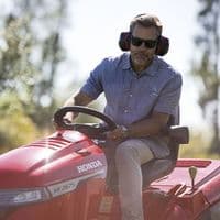 Honda HF 2625 HM 122cm Lawn Tractor 690cc + FREE TRAILER