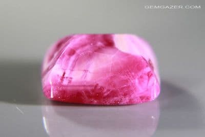 Bi-colour Ruby cabochon, Sri Lanka. 4.93 carats.