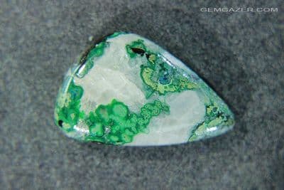 Bisbee Malachite with Quartz cabochon, USA. 31.71 carats.