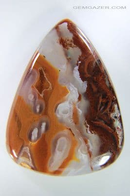 Chalcedony in Agate cabochon, Africa. 46.24 carats.