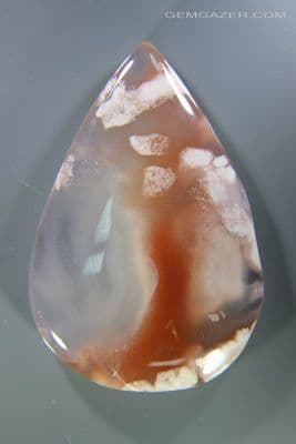 Chalcedony in Agate cabochon, Africa. 70.96 carats.