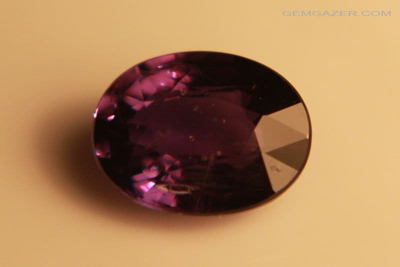 RARE !! SAPHIR POURPRE ROSE DE TANZANIE : 5.7 mm x 4.2