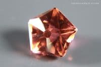 Colour-change YAG (Yttrium Aluminium Garnet), faceted. 7.00 carats.