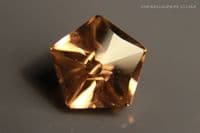 Colour-change YAG (Yttrium Aluminium Garnet), faceted. 7.00 carats.
