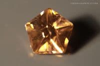Colour-change YAG (Yttrium Aluminium Garnet), faceted. 7.00 carats.