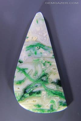 Gem Silica in Agate cabochon, USA. 27.16 carats.