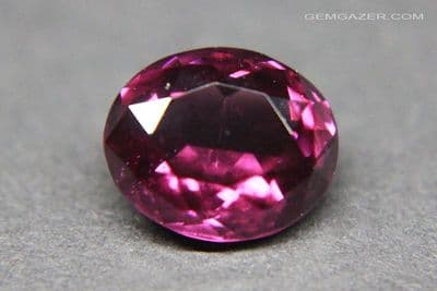Grape-colour Rhodolite Garnet (Malaia), faceted, Mozambique. 2.70 carats.