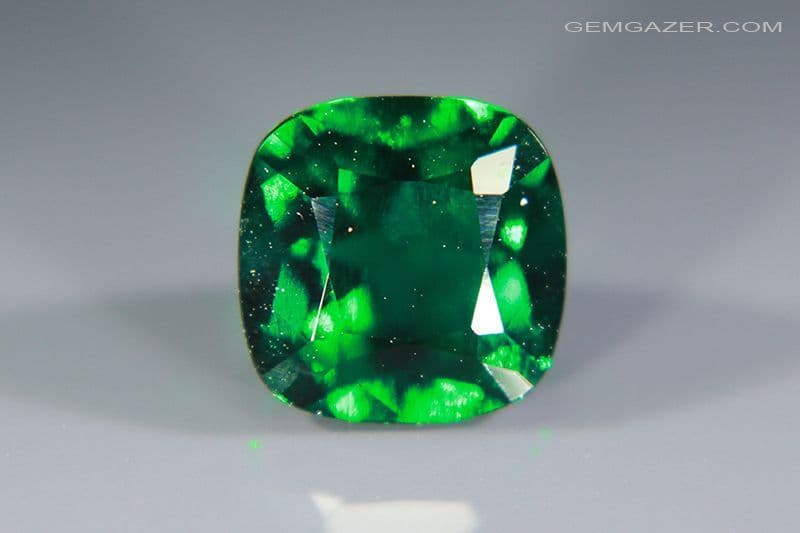 thumbnail image 2 of Lab Created Hydrothermal Emerald - Trillion Shape Loose Gemstone By Tairus - Made In Thailand 2 of 4