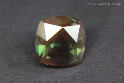 Oligoclase bi-colour Sunstone, faceted, Oregon USA. 2.09 carats.