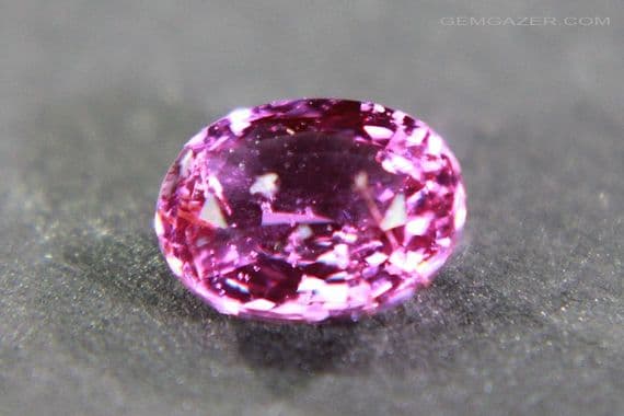 Saphir Naturel De Madagascar Traité Chauffé - Rose Pourpre - 6x4mm (0.65 Ct)