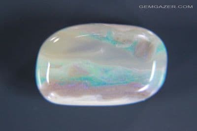 Precious Opal cabochon, Mintabie, Australia. 6.60 carats.