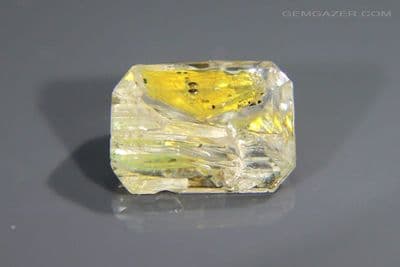 Quartz with fluorescent Petroleum inclusions (moving bubble), faceted, Pakistan. 2.36 carats