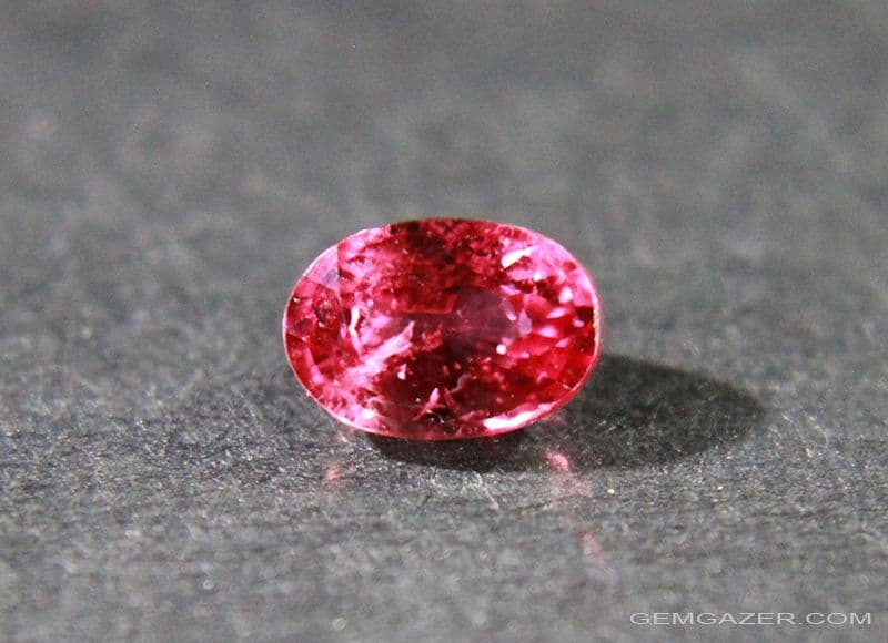Rubis de Madagascar rond 4,2 mm environ 1,60 carat