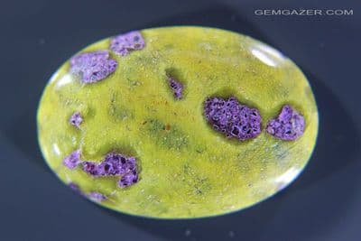 Serpentine and Stichtite (aka Atlantasite) cabochon, Australia. 16.84 carats.