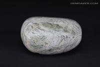 Serpentine pebble / palmstone, polished, Cornwall, UK. 54.12 grams.