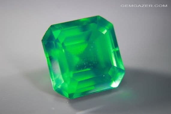 Soude Quartz Emerald imitant triplet. 19.95 carats.