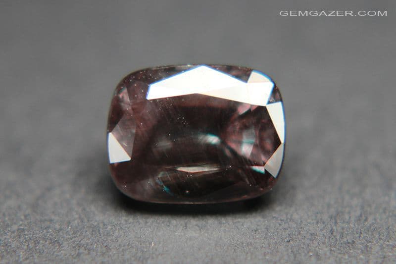 RARE ! RUBIS TRAITé ROUGE POURPRE DE TANZANIE DE 4,56 CARATS ★★ p384