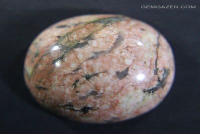Unakite cabochon, USA. 24.14 carats.