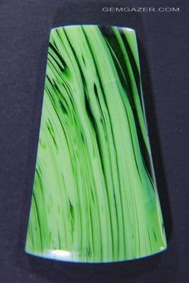 Vintage Fenton Glass cabochon, USA. 36.15 carats.