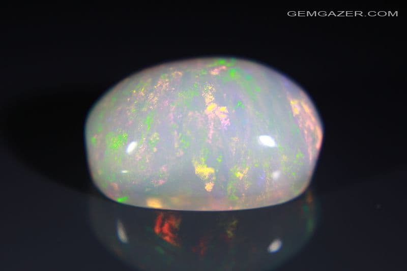 Opale d'Ethiopie taille OVALE Blanc 13.80 carats