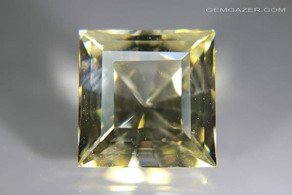 Yellow Sunstone, faceted, USA. 12.30 carats.