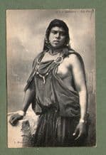 RISQUE NUDE ETHNIC old postcard Bédouine Morrocan woman #232