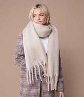 Fluffy Scarf for Equestrians – Soft, Sustainable & Personalised