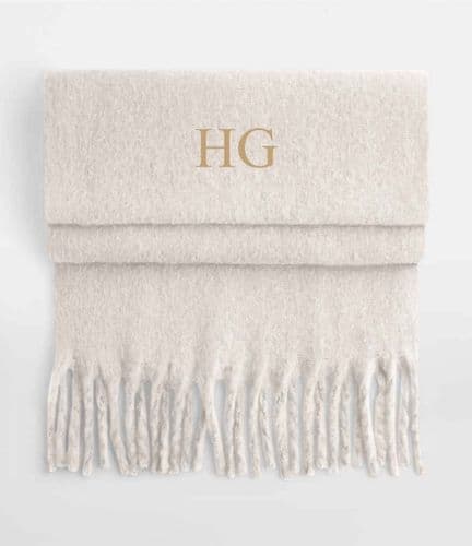Fluffy Scarf for Equestrians – Soft, Sustainable & Personalised