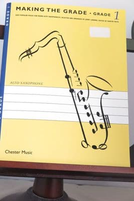 Making the Grade - Grade 1 for Alto Saxophone & Piano arr Lanning J