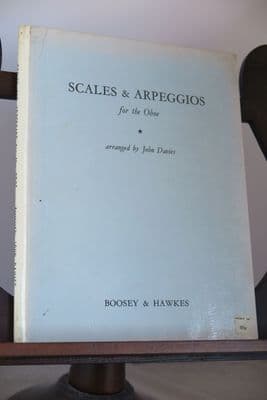 Scales and Arpeggios for the Oboe arr Davies J