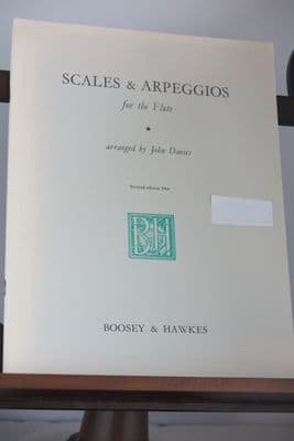 Scales & Arpeggios for the Flute arr Davies J