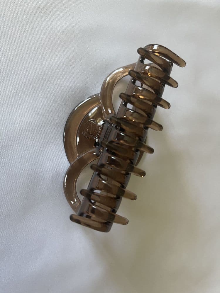Fashion Craw Hair Clip- Light weight Brown
