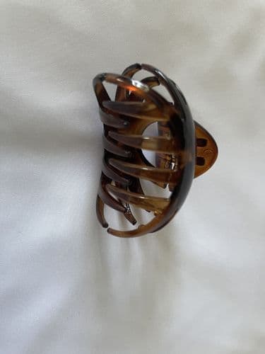 Rounded Craw Hair Clip - Light Weight Brown