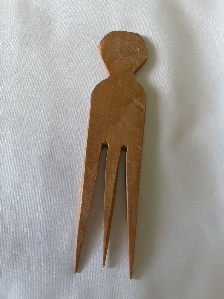 Wooden Sectioning Comb