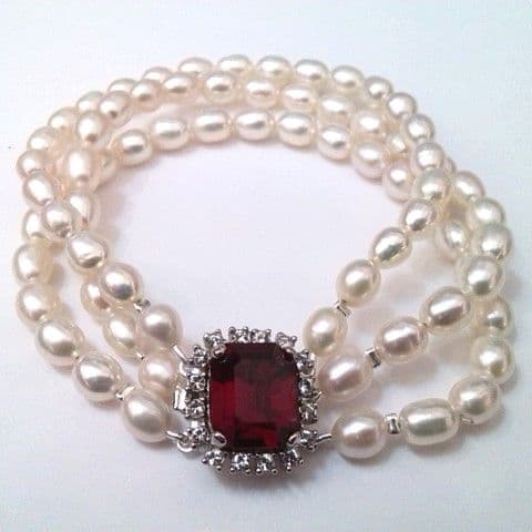 3 row pearl bracelet with Swarovski crystal clasp