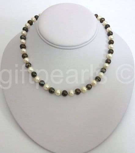 Black and White 18 inch pearl necklace