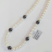 Freshwater pearls with hematite beads